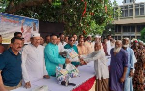 যশোরে দুই হাজার পরিবার পেলো স্বেচ্ছাসেবক লীগের ঈদ উপহার 1 IMG 20220501 WA0001