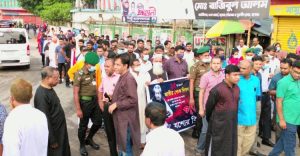 যশোরে বঙ্গবন্ধু ম্যুরালে শ্রদ্ধা জানাতে মানুষের ঢল 4 যশোরে জাতির পিতার প্রতি শ্রদ্ধা 01