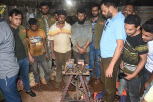 যশোর কারখানার অস্ত্র যায় দেশের বিভিন্ন এলাকায় 1 jashore atok 03