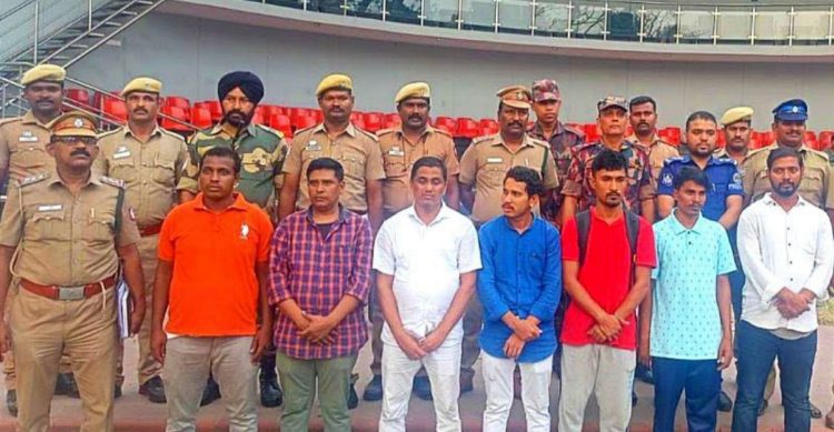 ভারতে সাজাভোগ শেষে দেশে ফিরলো ৭ বাংলাদেশি যুবক