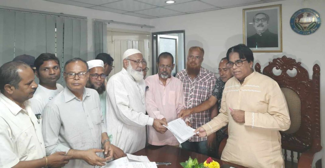 যশোর পৌরসভার সাপ্লাই পানির প্রবাহ ও স্বাস্থ্য সম্মত করা, মশা নিধনসহ নানা দাবিতে স্মরকলিপি প্রদান