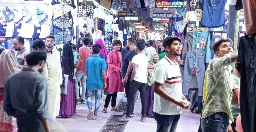 যশোরে ঈদ বাজারে ক্রেতা সমাগম শুরু