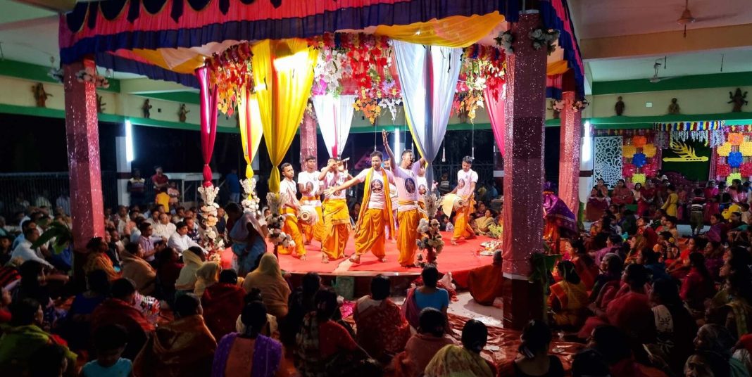 কেশবপুরের বালিয়াডাঙ্গা দেবালয়ে মহানাম সংকীর্ত্তন অনুষ্ঠিত