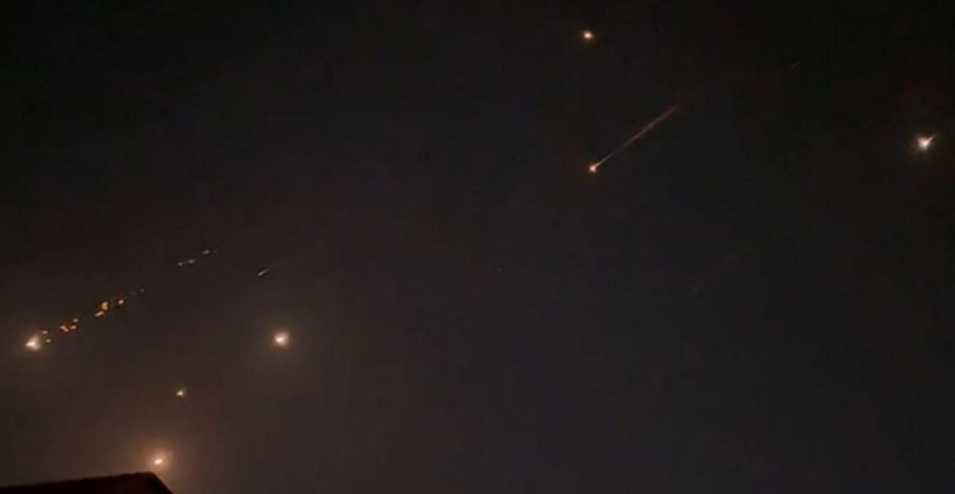 ইরানের ড্রোন ও ক্ষেপণাস্ত্র হামলা: ইসরায়েলের প্রতিশোধের আগাম সঙ্কেত?