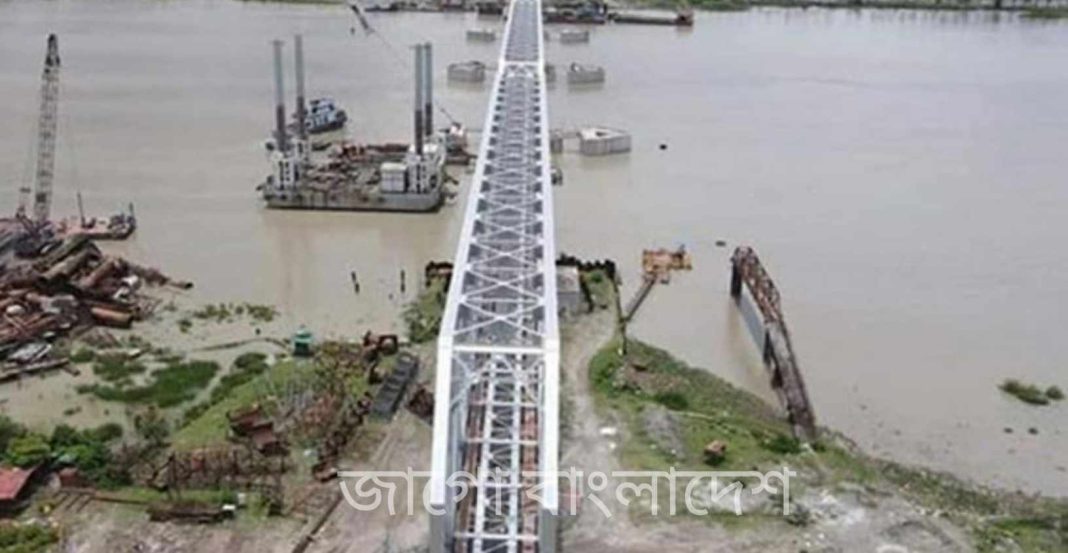 খুলনার রূপসা নদীতে কার্গো ডুবি, নিখোঁজ ২