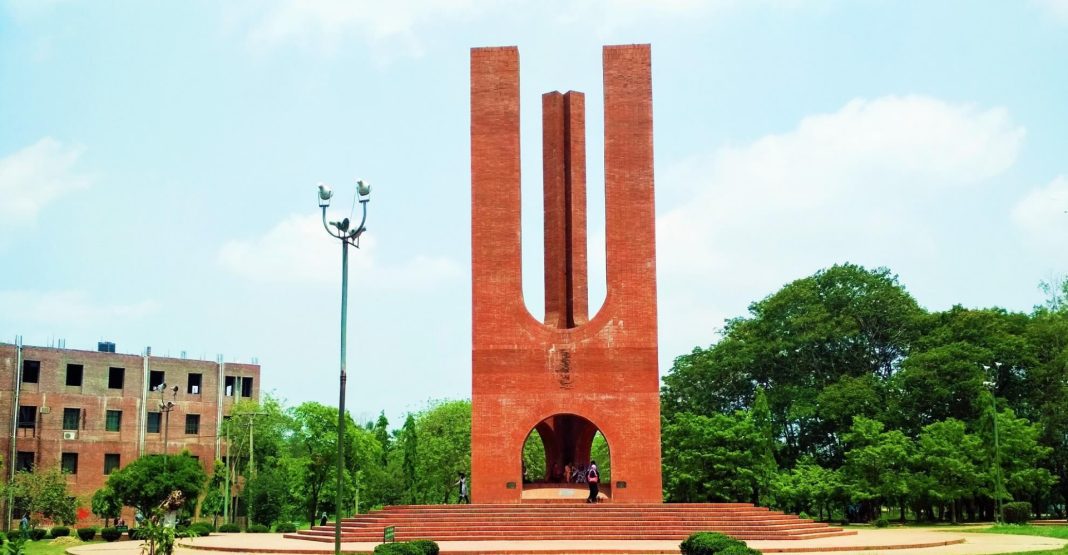 জাবি'র জঙ্গলে ঝুলন্ত লাশ উদ্ধার, মৃত্যুর কারণ এখনও অজানা