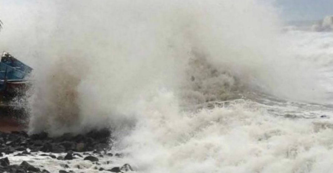 বঙ্গোপসাগরে ঘনীভূত নিম্নচাপ, চার সমুদ্রবন্দরে সতর্কতা!