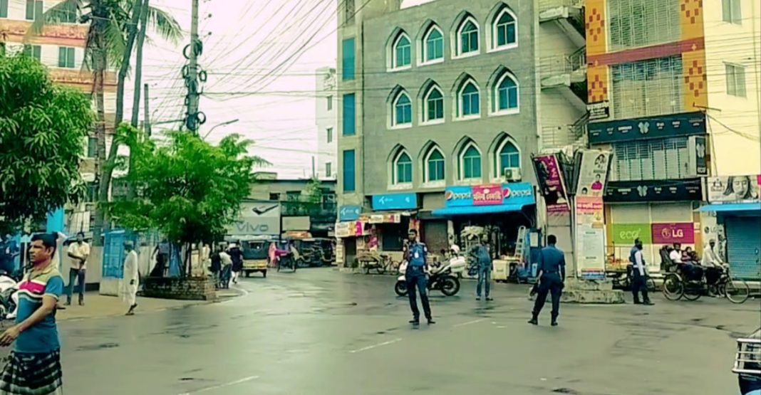 ঈদের যানজট মোকাবেলায় যশোর ট্রাফিক পুলিশের জোরদার প্রস্তুতি