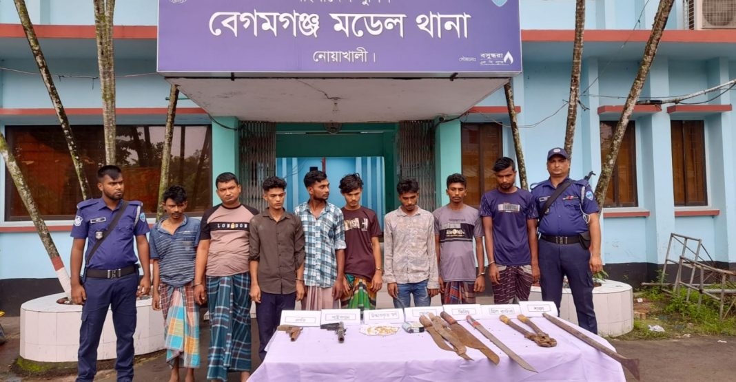 অটোরিকশা চালানোর আড়ালে ডাকাতি, আগ্নেয়াস্ত্রসহ ৭ ডাকাত গ্রেপ্তার