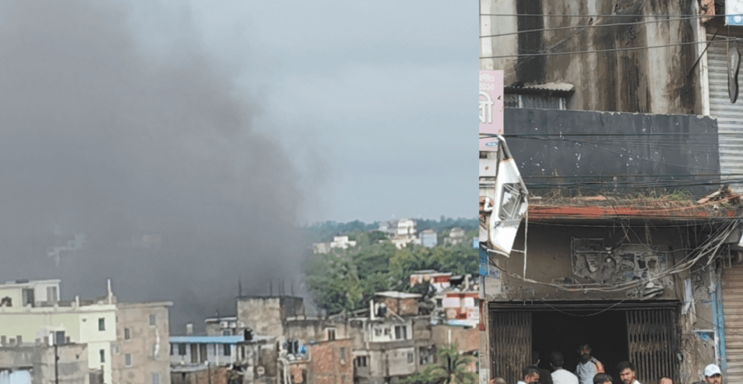 নোয়াখালীত কোটা আন্দোলনকারীদের বিক্ষোভ, জেলা আ.লীগ কার্যালয়ে অগ্নিসংযোগ-ভাংচুর
