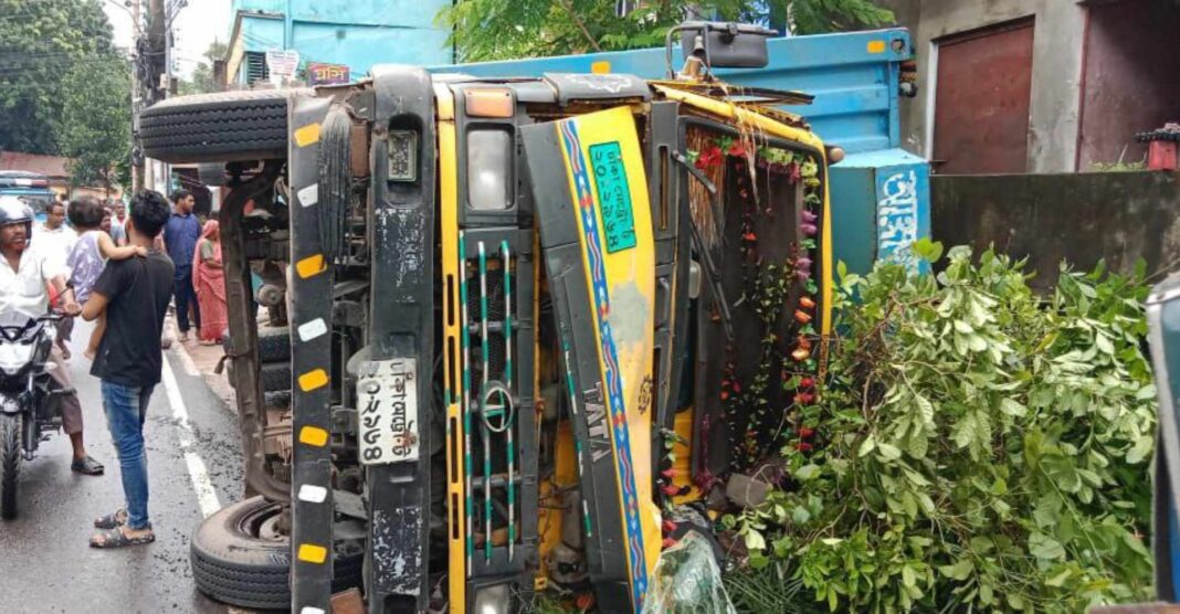 যশোরে কাভার্ড ভ্যানের ধাক্কায় যুবক নিহত: ঘাতক চালক পলাতক