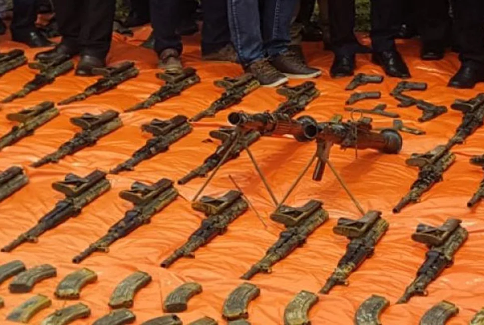 সারা দেশে যৌথ বাহিনীর অভিযানে ৩৯৩৩ অস্ত্র উদ্ধার