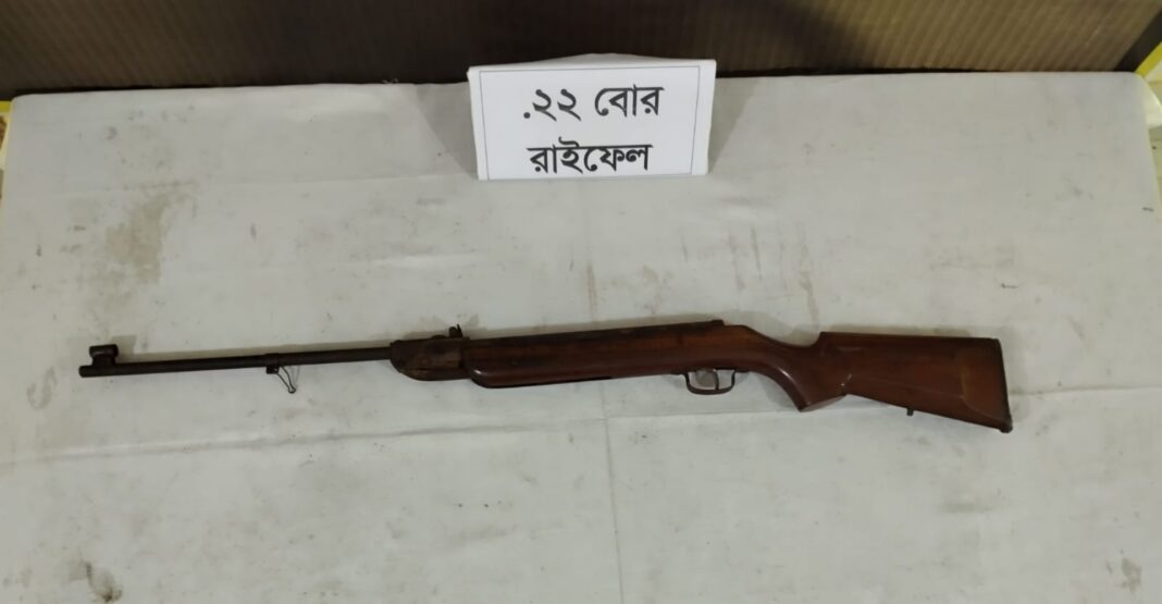 নোয়াখালীেতে থানা থেকে লুট হওয়া রাইফেল উদ্ধার করেছে র‍্যাব