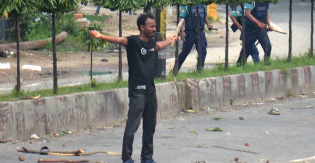 আবু সাঈদ হত্যা মামলায় দুই পুলিশ সদস্যের চার দিনের রিমান্ড মঞ্জুর